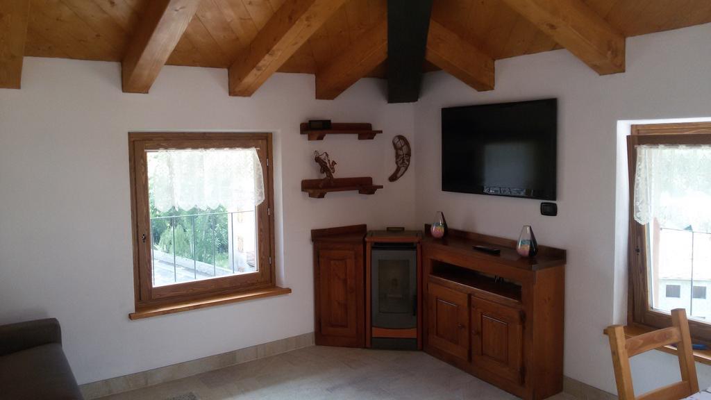 Mansarda Monte Bianco Apartment La Salle Room photo